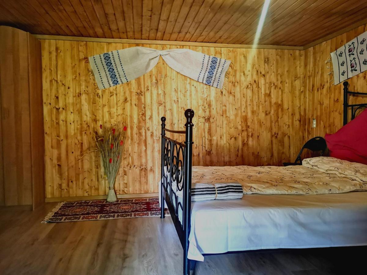 Langa Stana Hotel Curtea de Argeş Kamer foto