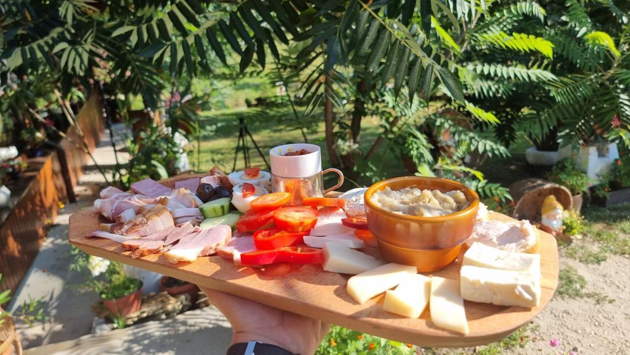 Langa Stana Hotel Curtea de Argeş Buitenkant foto